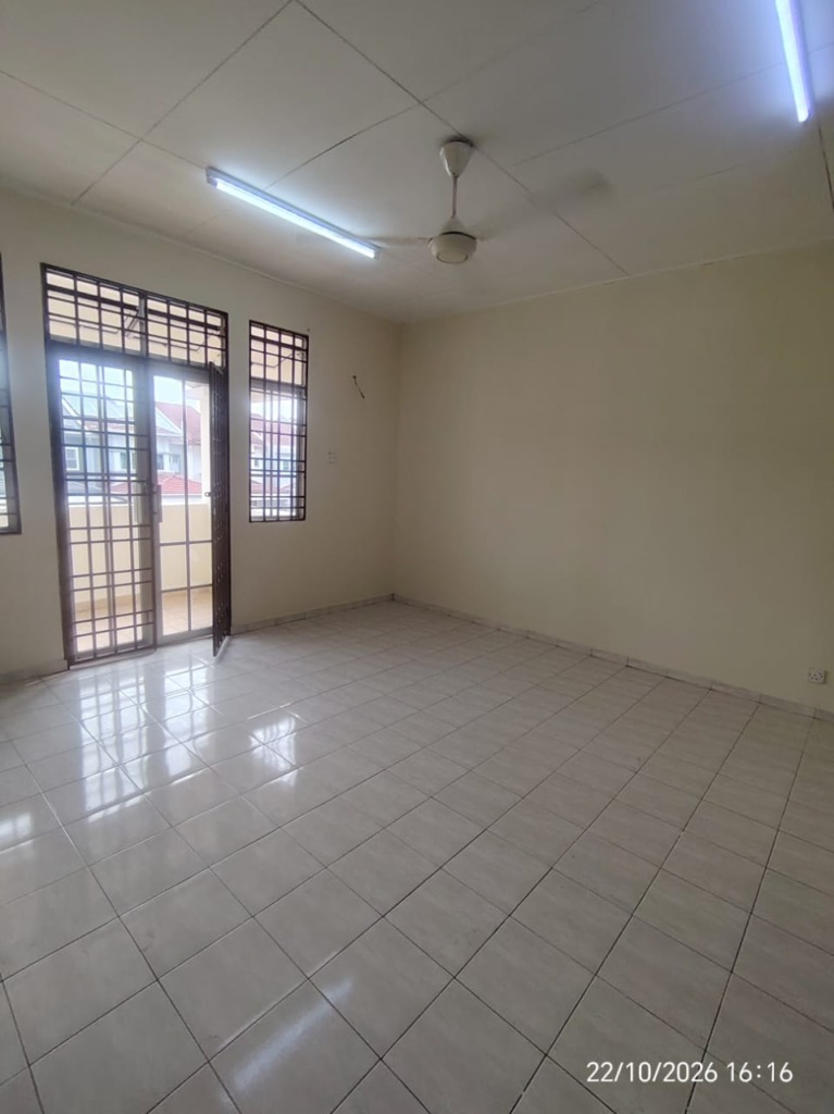 For Rent | Double Storey House @ Bukit Tinggi, Klang – 4 bedroom 2-storey terraced house for rent in Port Klang, Selangor (photo 1 of 11)