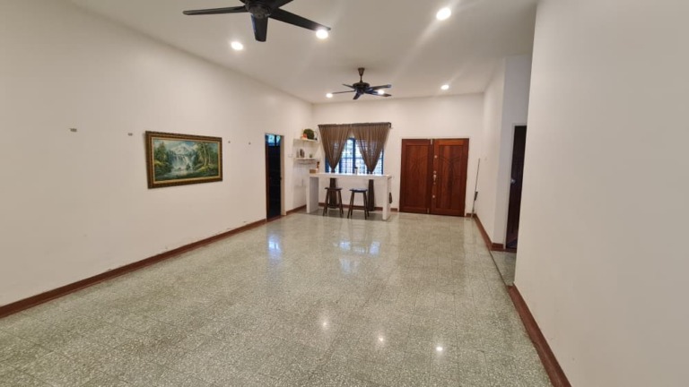 Fully Furnished Single Storey Bungalow House for Rent